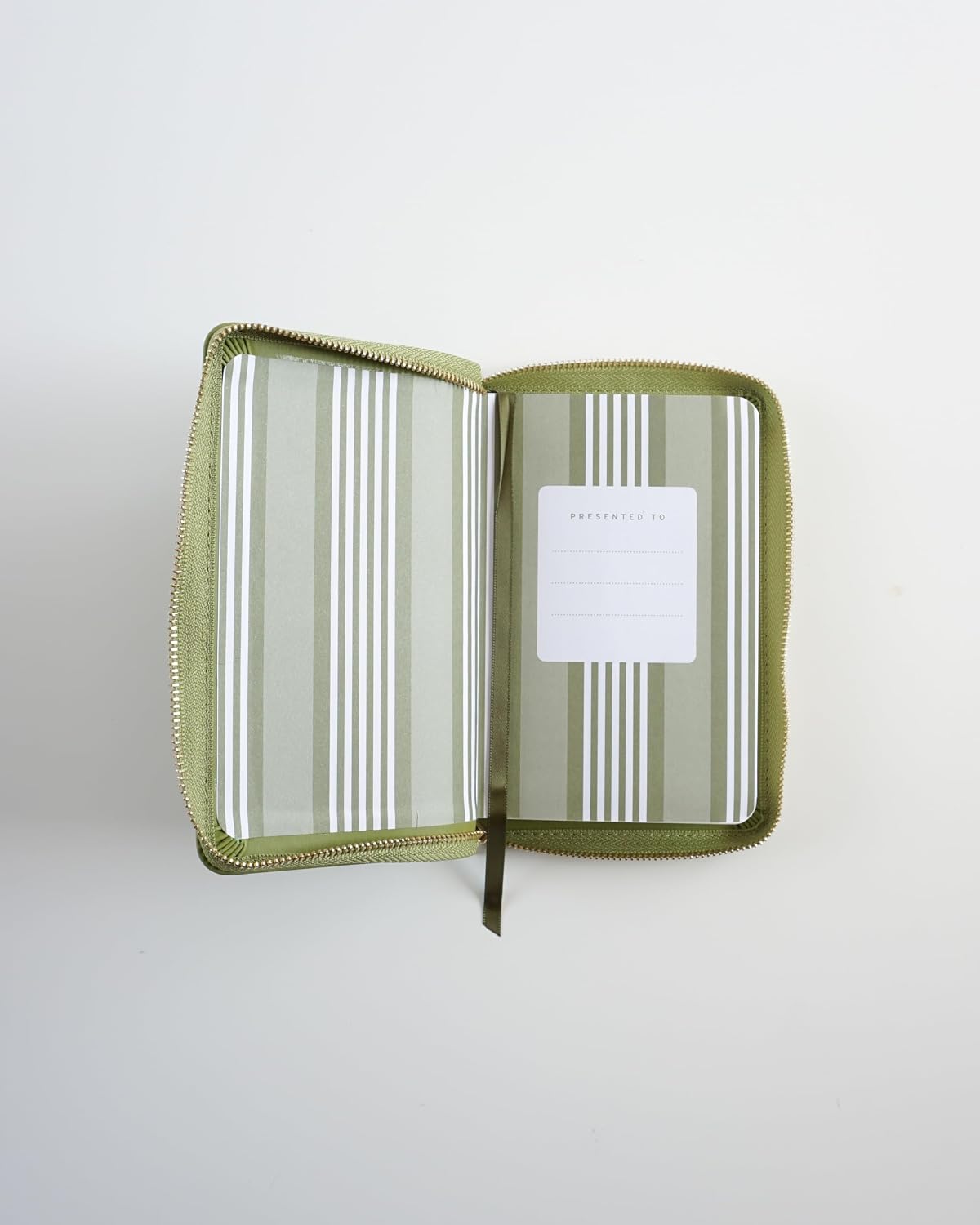 B NIV POCKET BIBLE WITH GOLD ZIP OLIVE