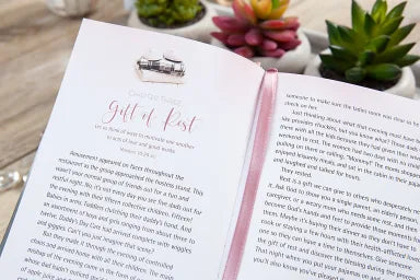 BE STILL AND PUT YOUR PJS ON: 52 DEVOTIONS FOR WOMEN