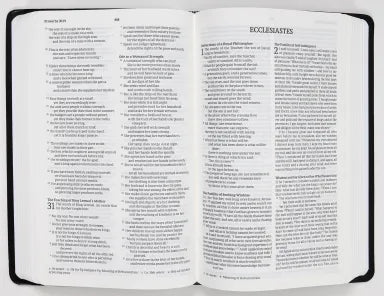 B NRSVUE GIFT & AWARD BIBLE BLACK