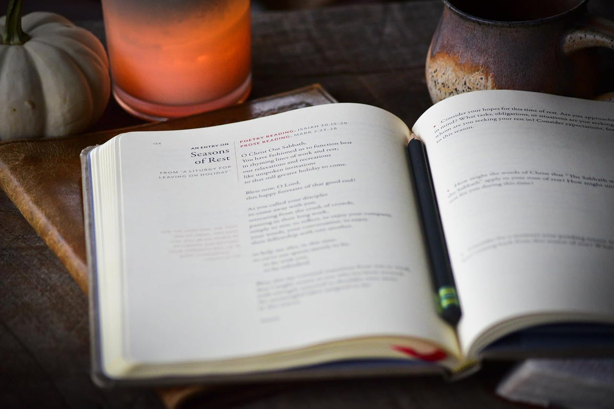 PRAYER JOURNAL (GRAY): 52 JOURNALING PROMPTS FOR FINDING SACRED PURPOSE IN THE ORDINARY (EVERY MOMENT HOLY SERIES)