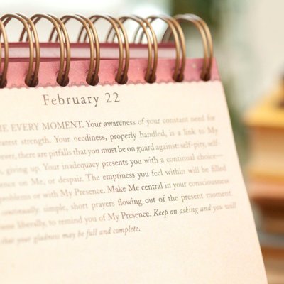 G DAYBRIGHTENERS: JESUS CALLING (PADDED COVER)
