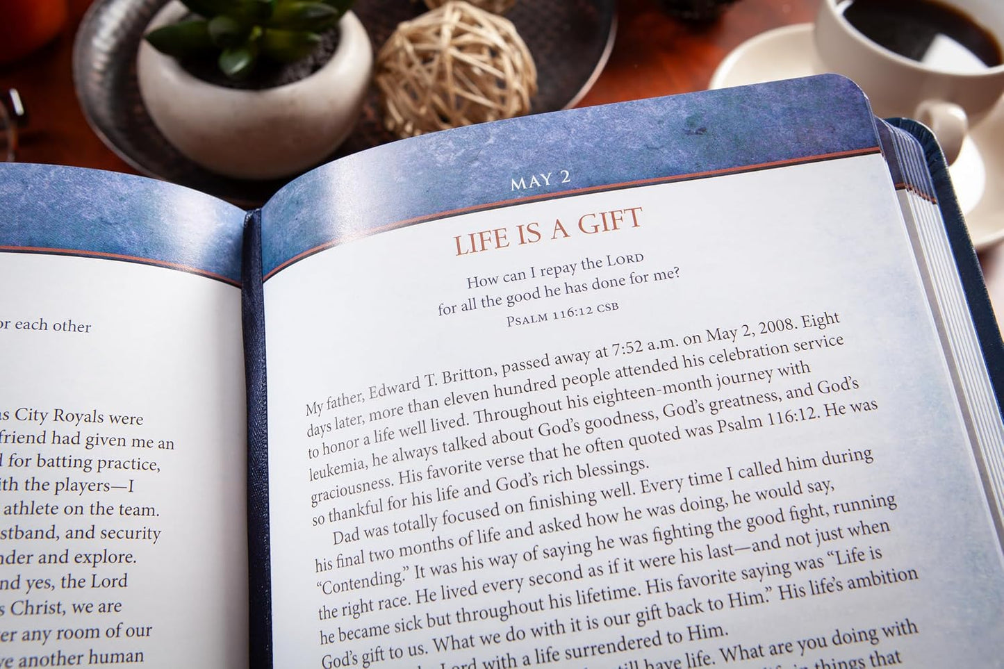 DAILY WISDOM FOR MEN: A 365-DAY DEVOTIONAL