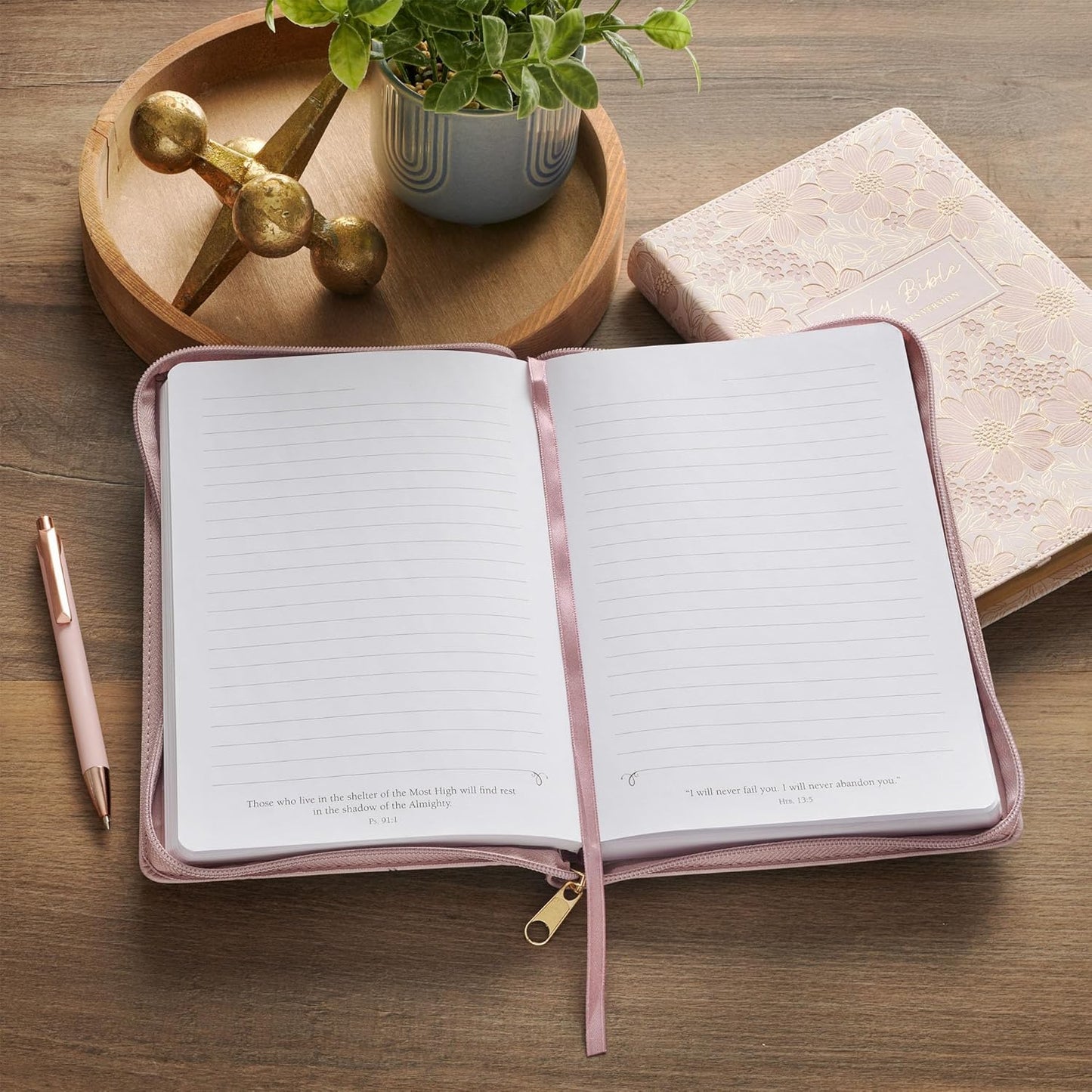 JOURNAL WITH ZIPPER (JOYFUL DUSTY MAUVE PRESSED FLOWER COLLECTION)