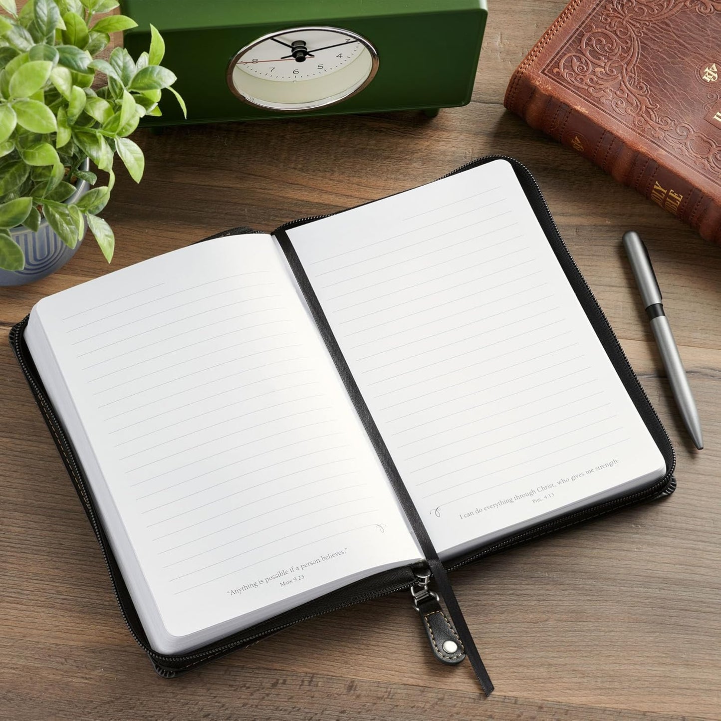 JOURNAL WITH ZIPPER (MAN OF GOD BROWN TRAILHEAD COLLECTION)
