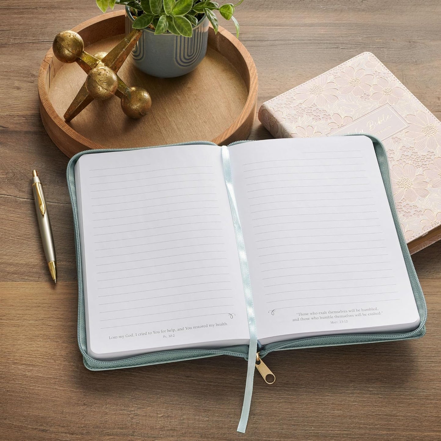 JOURNAL WITH ZIPPER: BE STILL & KNOW  PSALM 46:10