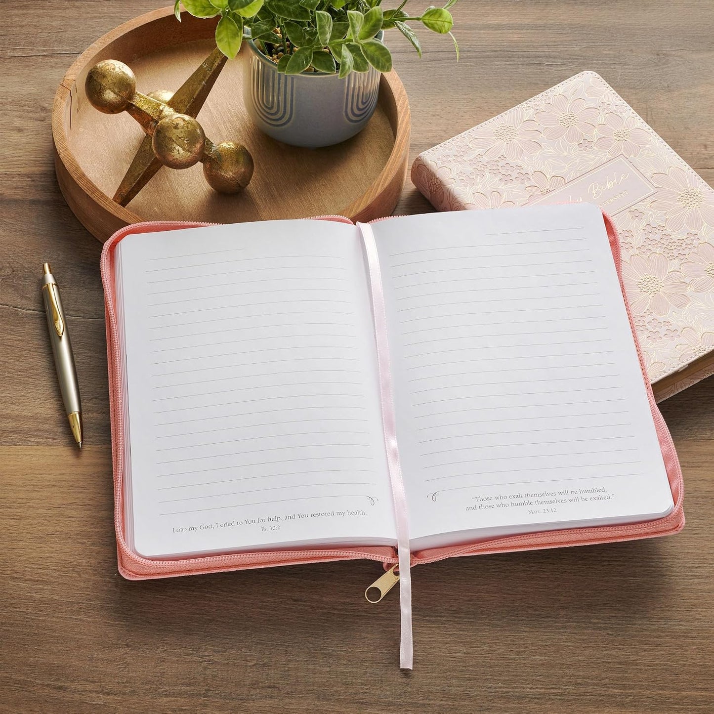 JOURNAL WITH ZIPPER (TRUST CORAL CASCADE COLLECTION)