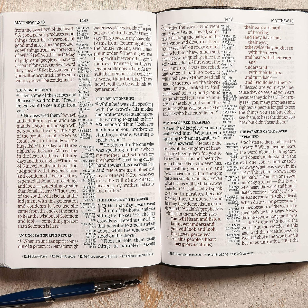 B CSB GIANT PRINT CENTER-COLUMN REFERENCE BIBLE BLACK (RED LETTER EDITION)