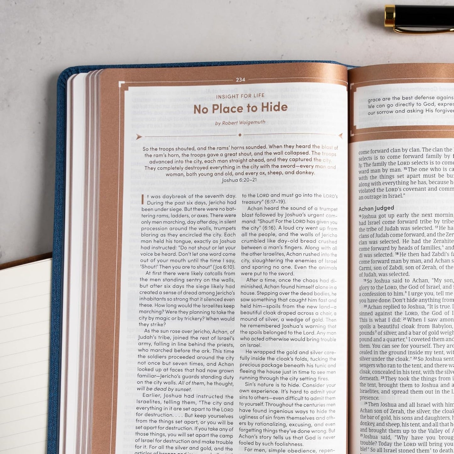 B CSB MEN'S DAILY BIBLE BLUE (BLACK LETTER EDITION)