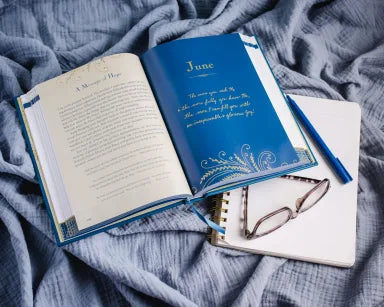 JESUS CALLING COMMEMORATIVE EDITION: ENJOYING PEACE IN HIS PRESENCE  (A 365-DAY DEVOTIONAL  INCLUDES 12 NEW BONUS DEVOTIONS AND 12 LETTERS FROM THE AUTHOR)