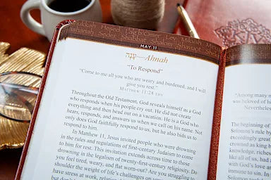 365 HEBREW WORDS EVERY CHRISTIAN SHOULD KNOW: A DAILY DEVOTIONAL